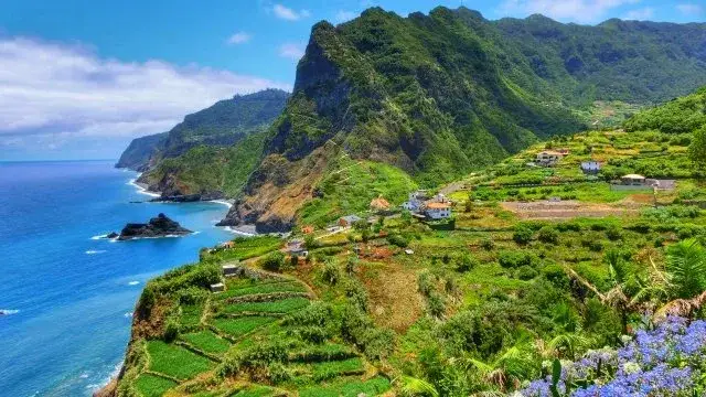 Ile trwa lot na Maderę z Katowic? Sprawdź czas przelotu i więcej informacji