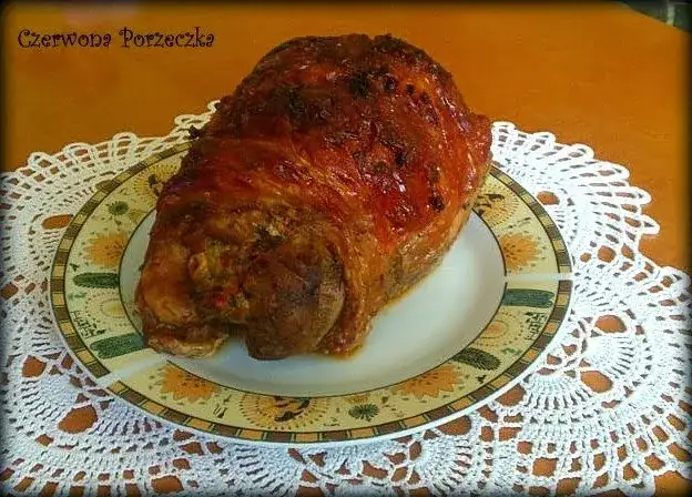 Faszerowany udziec z indyka: przepisy na farsz i pieczenie