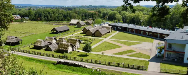 Skansen Karpacka Troja - odkryj fascynującą historię i atrakcje