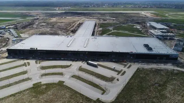 Czy w Radomiu jest lotnisko? Oto co musisz wiedzieć o porcie lotniczym