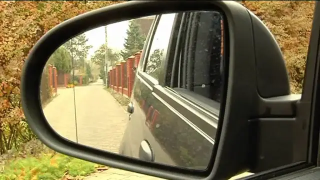 Jak ustawić lusterka w samochodzie? Eliminuj martwe pole!