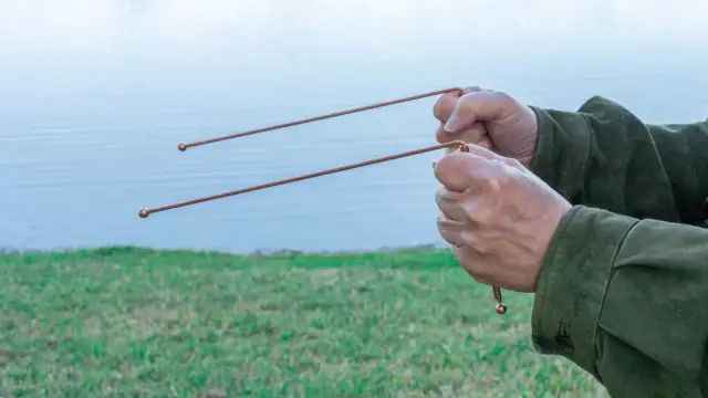 Jak znaleźć wodę na działce? Sprawdzone metody i porady praktyczne