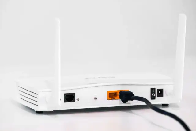 Jak podłączyć światłowód w bloku - uniknij najczęstszych błędów