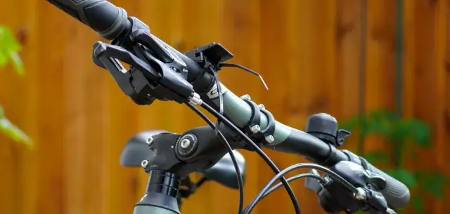 Jak obniżyć kierownice w rowerze i poprawić komfort jazdy