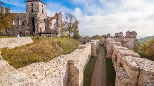 Zamek Tenczyn w Rudnie – historia, zwiedzanie i praktyczne informacje dla turystów