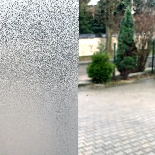 Folia elektrostatyczna do druku - jak wykorzystać jej zalety w praktyce