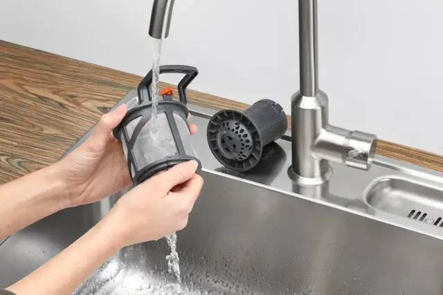 Zmywarka Electrolux brzydko pachnie? Czyszczenie krok po kroku