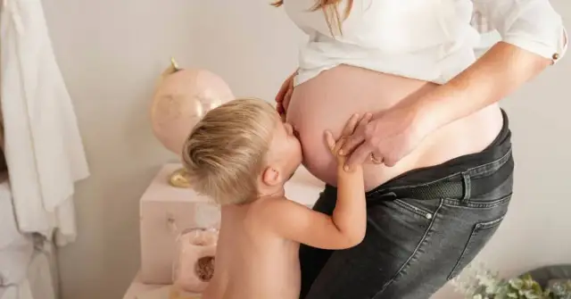 Mylące objawy po 40: Ciąża czy menopauza? Rozwiej wątpliwości!