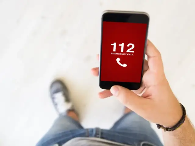 Kiedy wezwać pogotowie do starszej osoby? Objawy, które mogą zaskoczyć