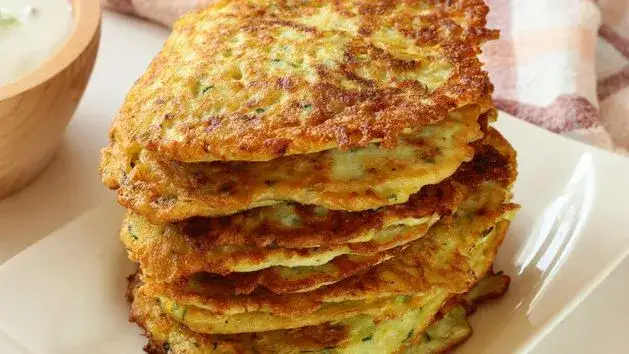Z czym jeść placki z cukini, aby zachwycić smakiem i aromatem