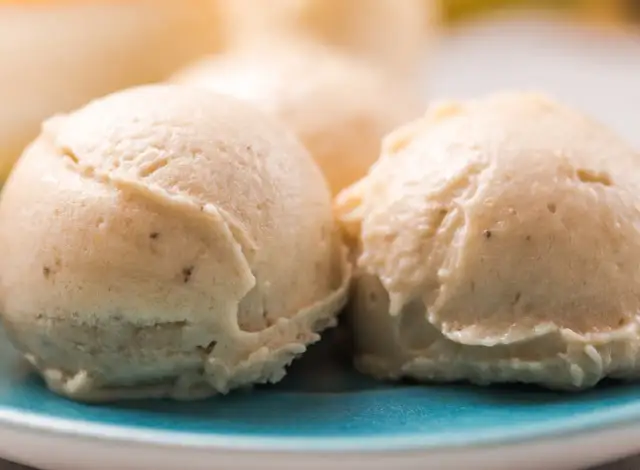 Kremowe lody owocowe w domu: przepisy, triki na idealną konsystencję