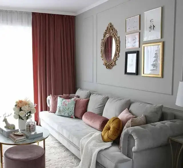 Co nad kanapą w salonie? Pomysły, trendy i praktyczne porady