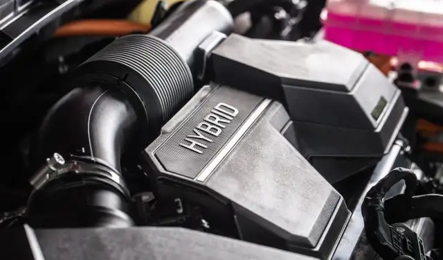 Hybryda: jak działa? Odkryj sekrety oszczędnego napędu!