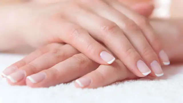 Coole Nägel für 13-Jährige: Altersgerechte Looks & sichere Tipps