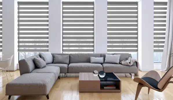 Jak wybrać karnisz do dwóch okien obok siebie, aby uniknąć błędów