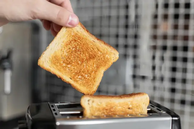 Chleb tostowy: Szkodliwy? Konserwanty i skład pod lupą eksperta