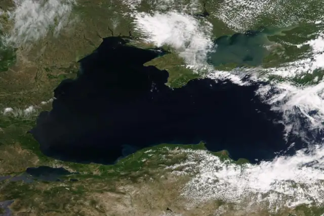 Czy Morze Czarne jest ciepłe? Sprawdź temperatury wody latem