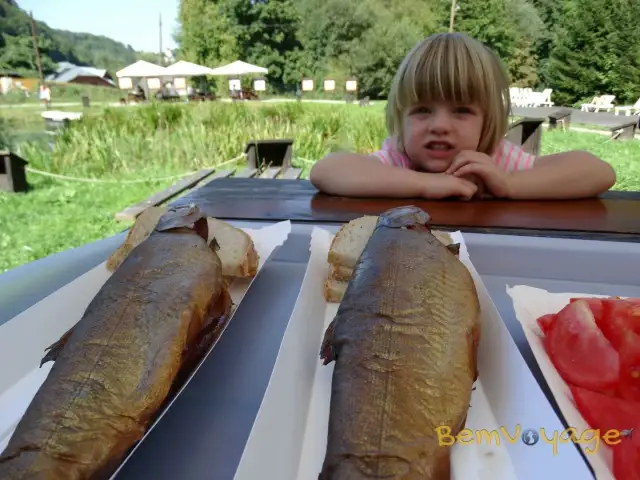 Ojcowski Park Narodowy: Gdzie zjeść pstrąga i lokalne smaki?