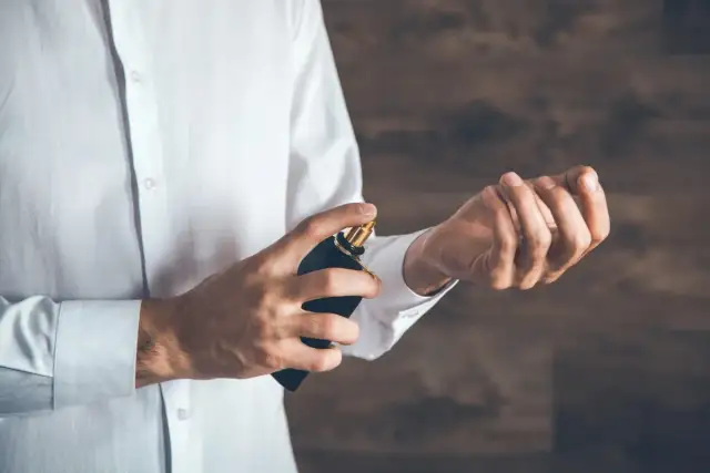 Jakie perfumy męskie najlepsze – odkryj topowe zapachy, które zachwycą