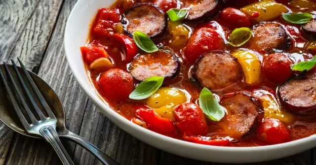 Co na obiad z kiełbasą? 15+ szybkich i pysznych przepisów!