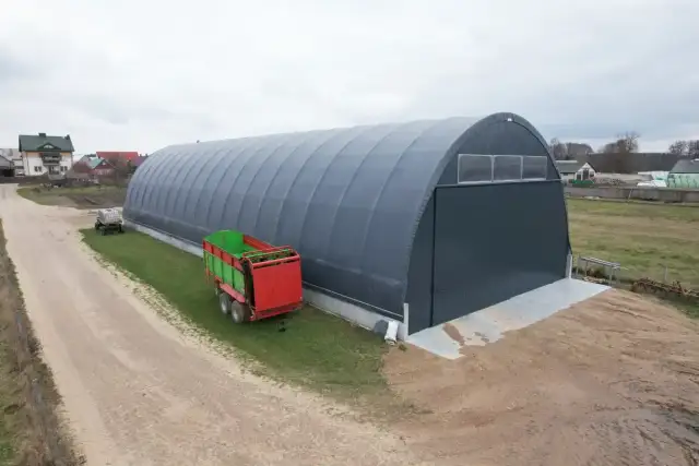 Hala namiotowa: Zgłoszenie czy pozwolenie? Uniknij samowoli!