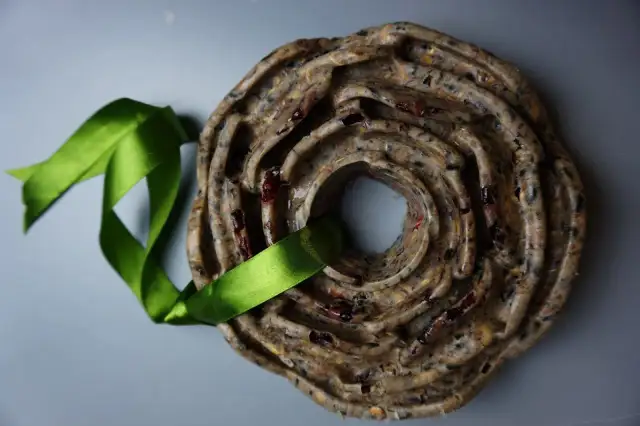 Twój dzwonek dla ptaków DIY: Prosty przepis na zimową pomoc