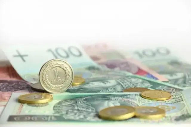 Wynagrodzenie pracownika z art 15 prawa oświatowego – co warto wiedzieć?