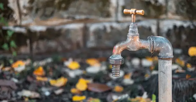 Jak zabezpieczyć kran na zewnątrz przed zamarzaniem zimą?