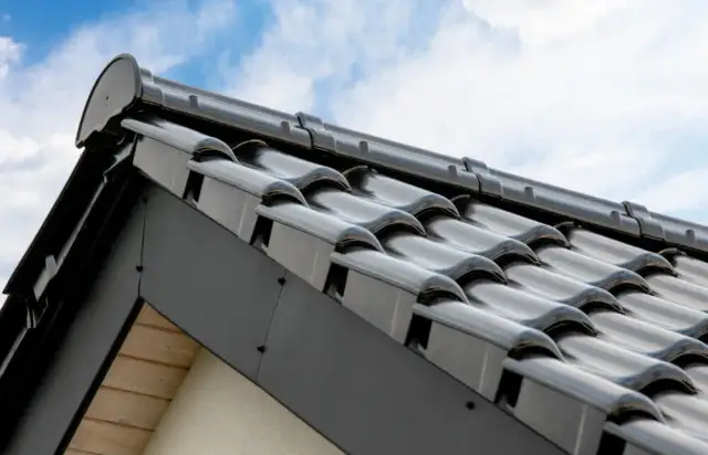 Jak układać dachówkę: kluczowe techniki i błędy do uniknięcia