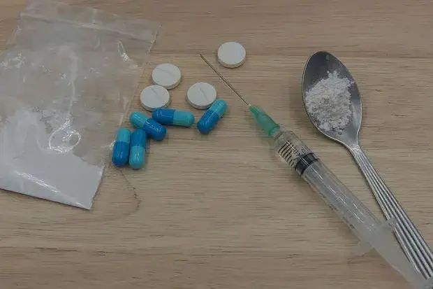 Dlaczego amfetamina blokuje erekcję? Medyczne wyjaśnienie