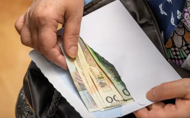 Emerytura stażowa ile na rękę? Sprawdź, ile możesz stracić!