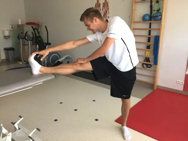 Jak rozciągać nogi, aby uniknąć kontuzji i poprawić elastyczność