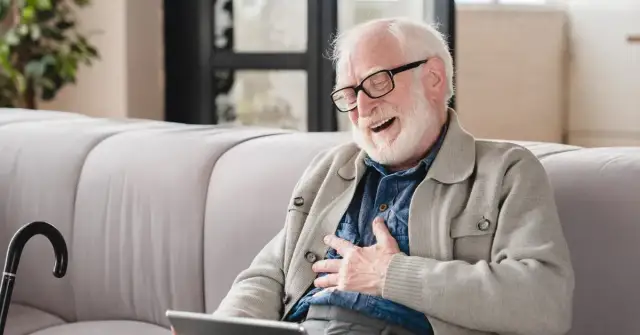 Ile wynosi najniższa emerytura brutto i jak zmienia się co roku?