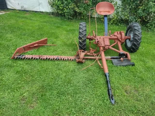 Ile waży kosiarka konna? Zaskakujące różnice między modelami