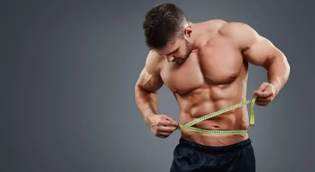 Mięśniak mierzy obwód talii, kontrolując ile tłuszczu dziennie.