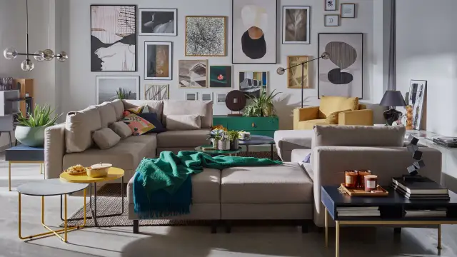 Co postawić za kanapą? Odkryj potencjał i odmień swój salon!