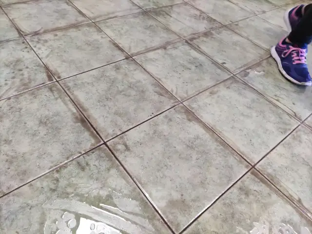 Fuga epoksydowa bez smug? Poradnik krok po kroku!