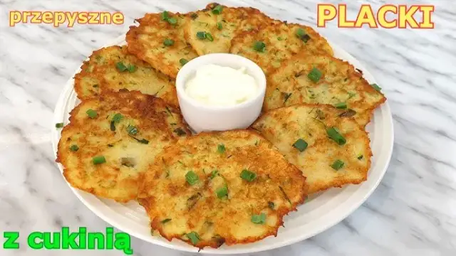 Placki ziemniaczano-cukiniowe: Chrupiące i bez wody? Poznaj sekret!