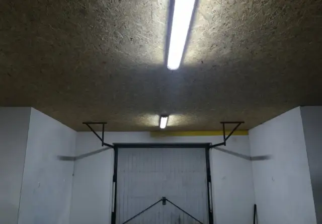 Jaka grubość płyty OSB na sufit? Poznaj najlepsze opcje i błędy do uniknięcia