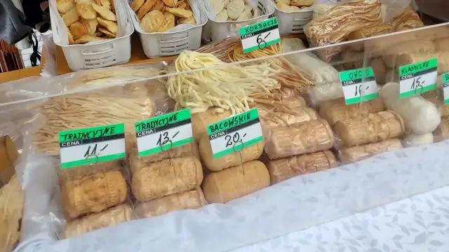 Gdzie kupić oscypek przez internet? Najlepsze sklepy i opinie