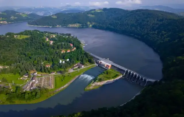 Jezioro Rosnowskie: odkryj jego tajemnice i atrakcje rekreacyjne