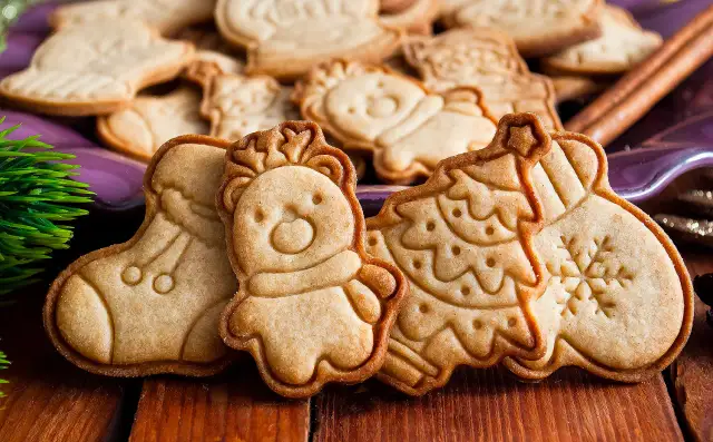 Ciastka miodowe twarde jak kamień? Zmiękcz je i zapobiegnij!