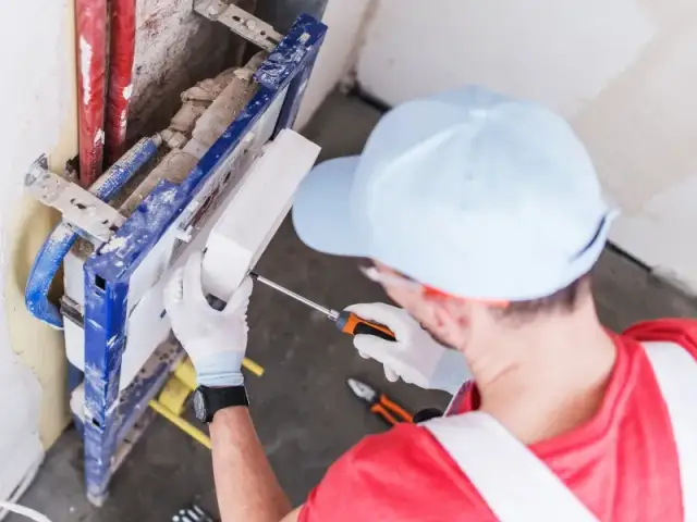 Jak wyciszyć odgłosy z łazienki: 10 skutecznych metod