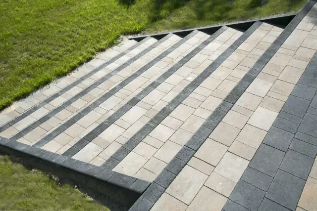 Jak zrobić schody z kostki brukowej: praktyczny poradnik krok po kroku