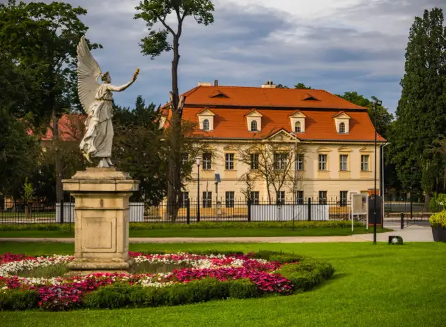 Żagań Pałac: Historia i zwiedzanie pałacu w miejscowości Żagań