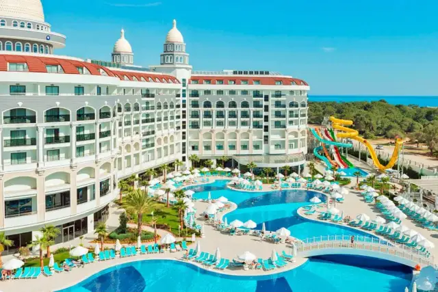 Jaki hotel w Side? Odkryj luksusowe opcje, które Cię zachwycą