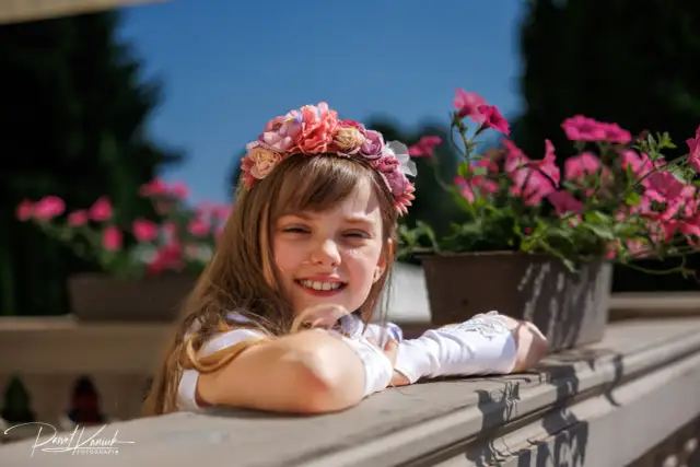 Fotograf na komunię: Ceny, pakiety i jak nie przepłacić?