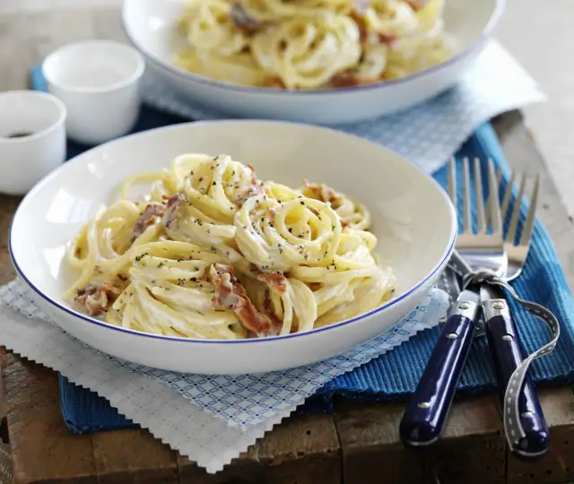 Prawdziwa Carbonara bez śmietany: Przepis, który zawsze się uda