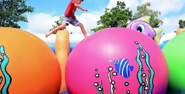 Gdzie wybrać się z dzieckiem na wakacje, aby uniknąć nudy?