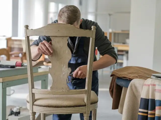 Ile kosztuje obicie krzesła? Cennik 2024 i porady eksperta